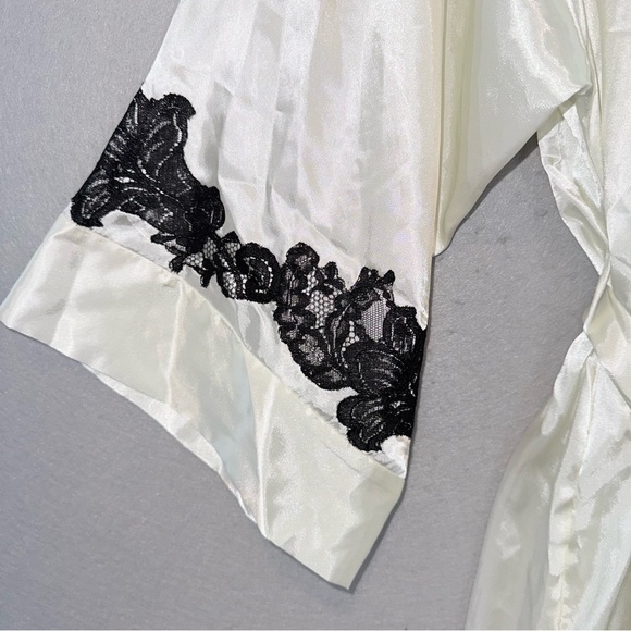 Natori Private Luxuries NWT women’s matching set nightgown Robe kimono sleeve M - Picture 5 of 11